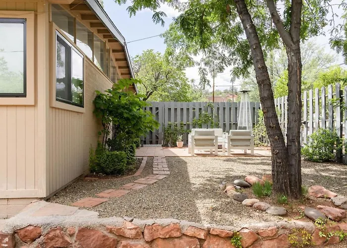 Quaint Uptown Walking Distance To Shops Ferienhaus *