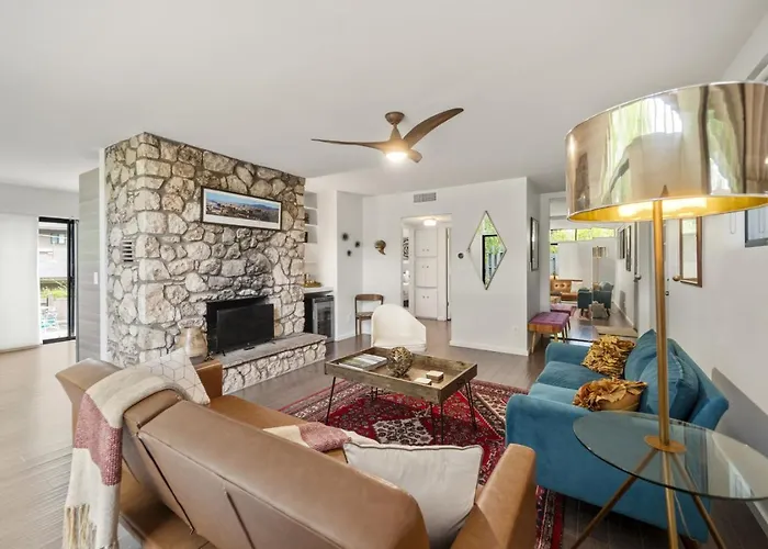 Ferienhaus Quaint Uptown Walking Distance To Shops *